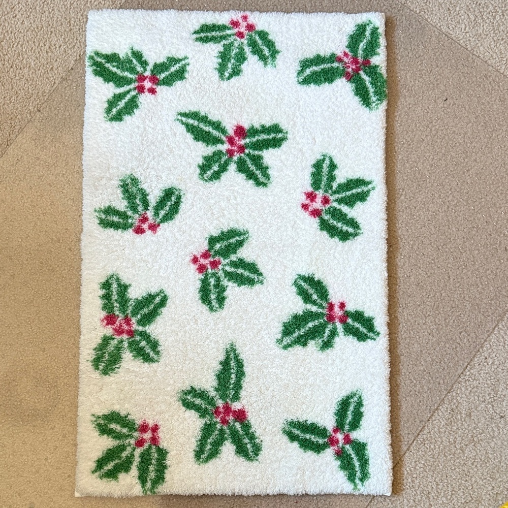 Martha Stewart White and Green Bath Mat